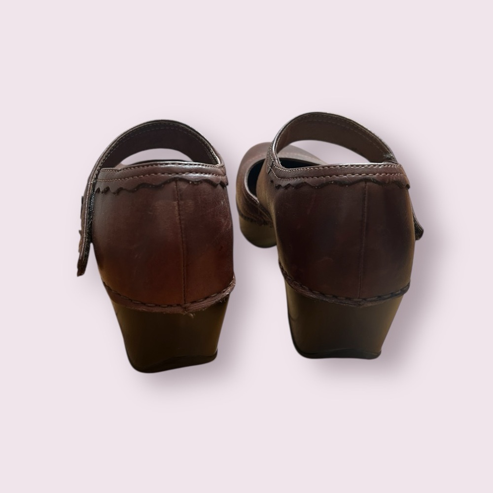 Dansko Harlow Mary Jane Shoes
Women’s Size 37 - Picture 5 of 9